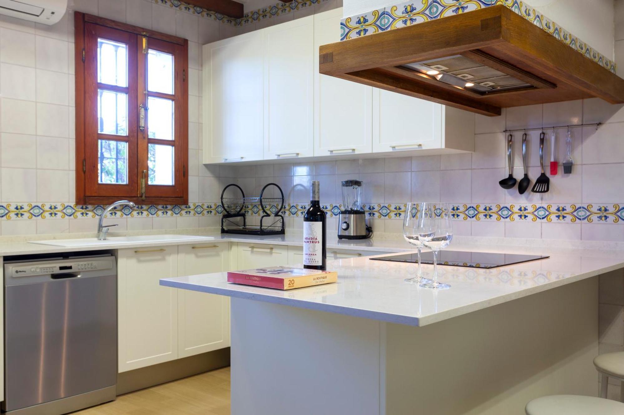 Andalusian Villa On The Sea And The Bay Of Malaga — Photos 2